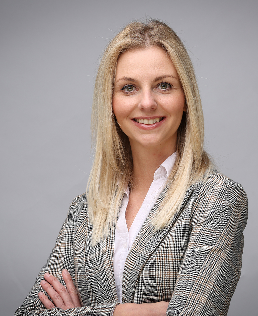 Vorher Nachher Retusche Beispiel aus dem Fotostudio in Düsseldorf